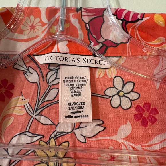 Victoria’s Secret Floral Red Women's Pajama Set - Picture 4 of 9